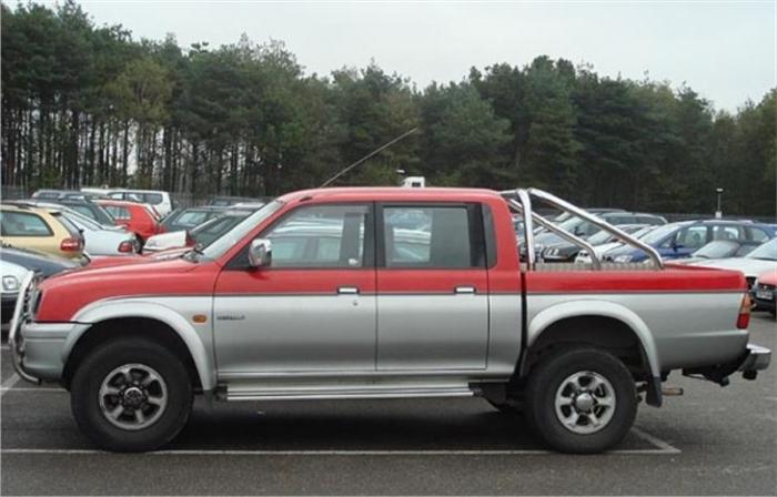 Pikap Mitsubishi L200