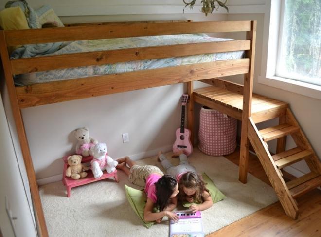 Ahşaptan yapılmış çocuk yatağı: kendiniz yapabilir misiniz?