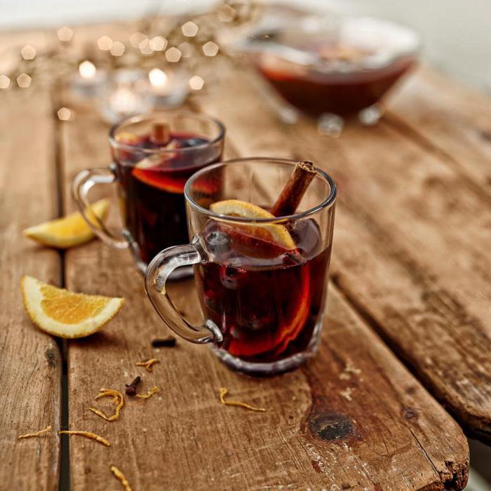 Ne içecek ile mulled şarap? Mulled şarap ne yenir?