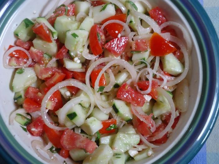  salata salatalık domates kalori