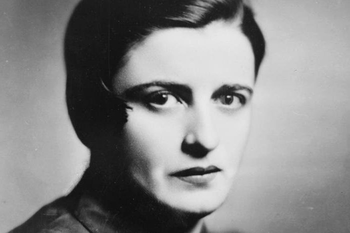 Ayn Rand ve kitabı  