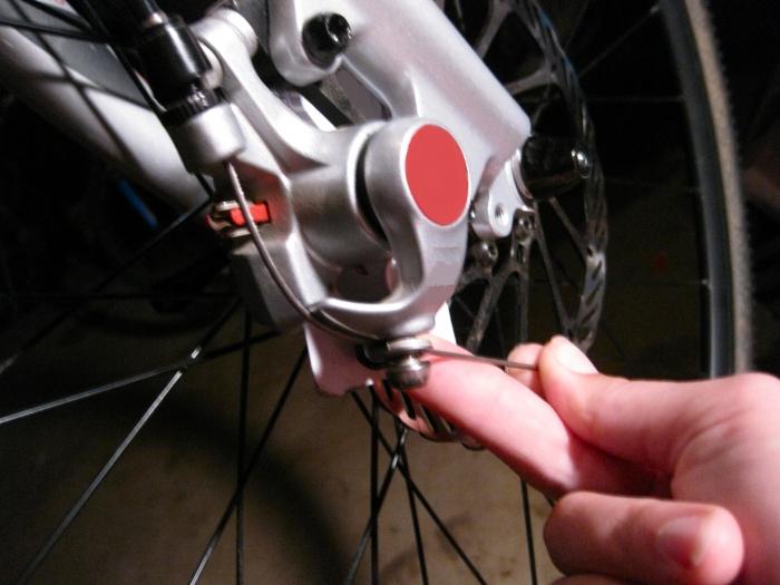 bisiklet üzerinde disk frenlerin ayarlanması