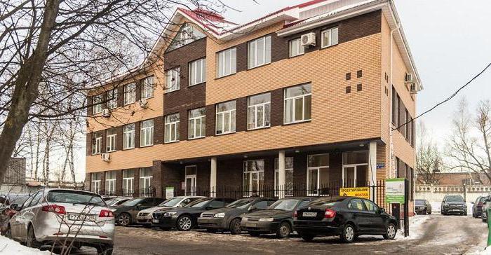 Petersburg en iyi jinekoloji klinikleri: oraya nasıl?